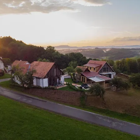 公寓 Apollo In Der Wohlfuehloase Am Trausdorfberg Mit Sauna Whirlpoolnutz By Interhome Sankt Marein bei Graz