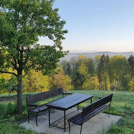 公寓 Apollo In Der Wohlfuehloase Am Trausdorfberg Mit Sauna Whirlpoolnutz By Interhome